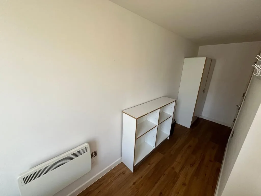 5 bedroom flat for rent