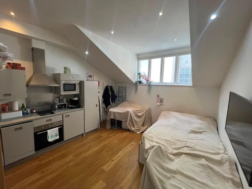 Studio flat for rent