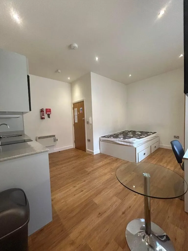 Studio flat for rent