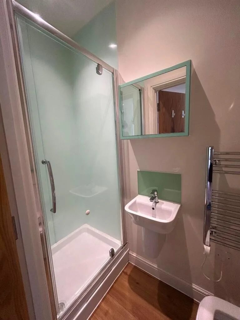 4 bedroom maisonette for rent