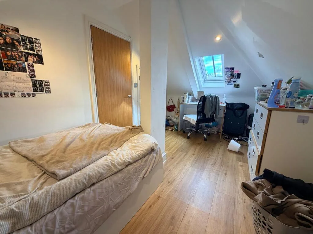 4 bedroom maisonette for rent