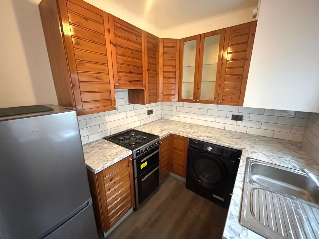 2 bedroom house for rent