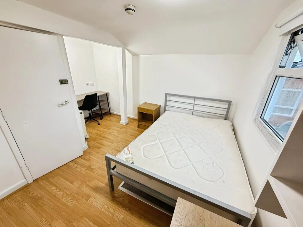 5 bedroom house for rent