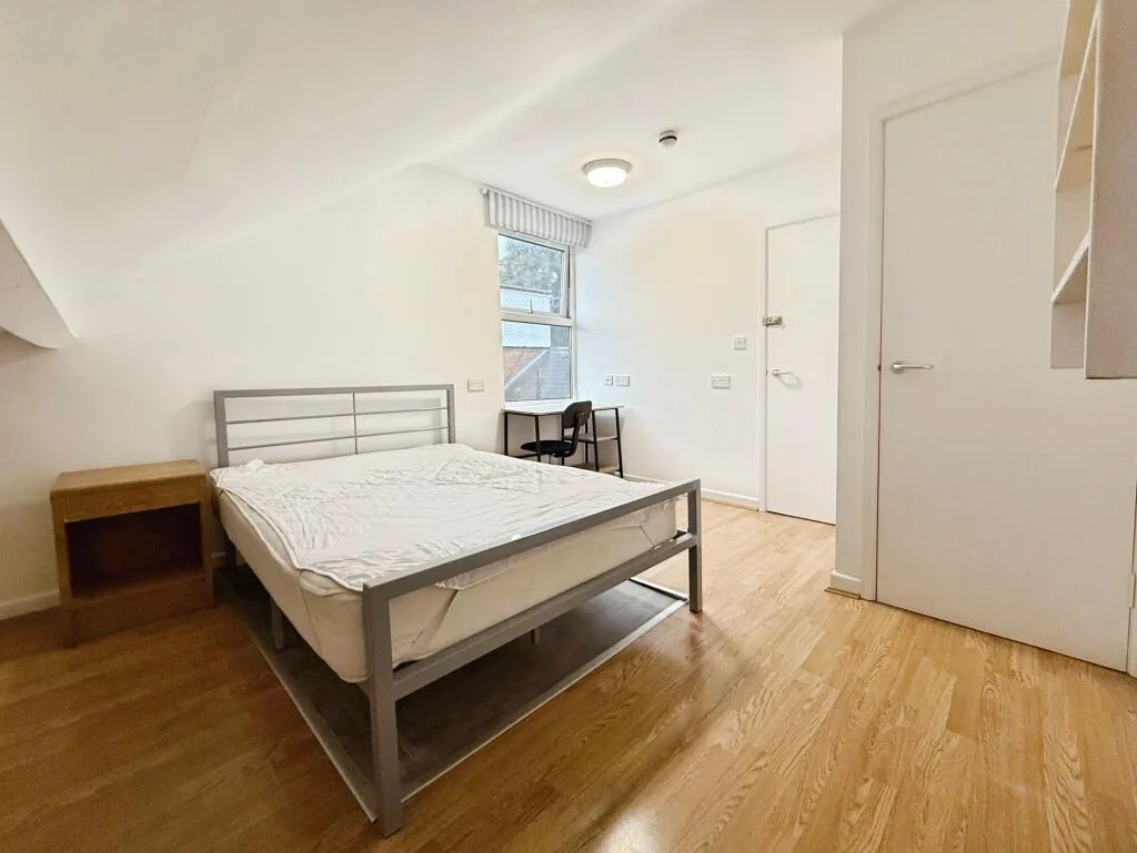 5 bedroom house for rent