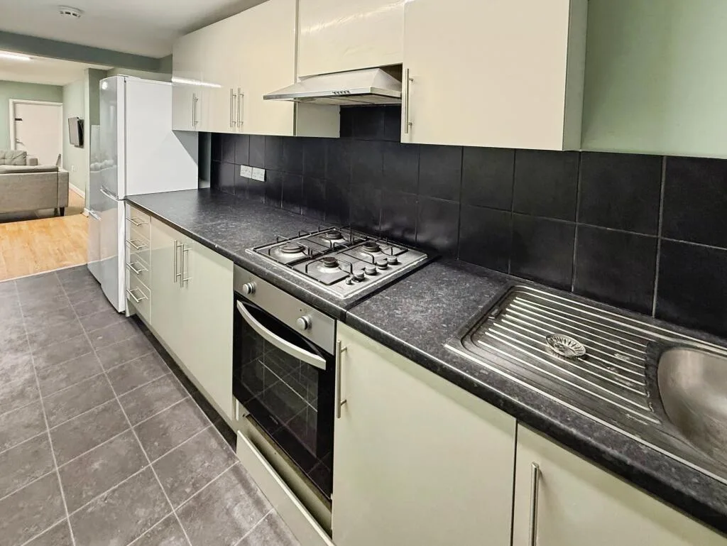 5 bedroom house for rent