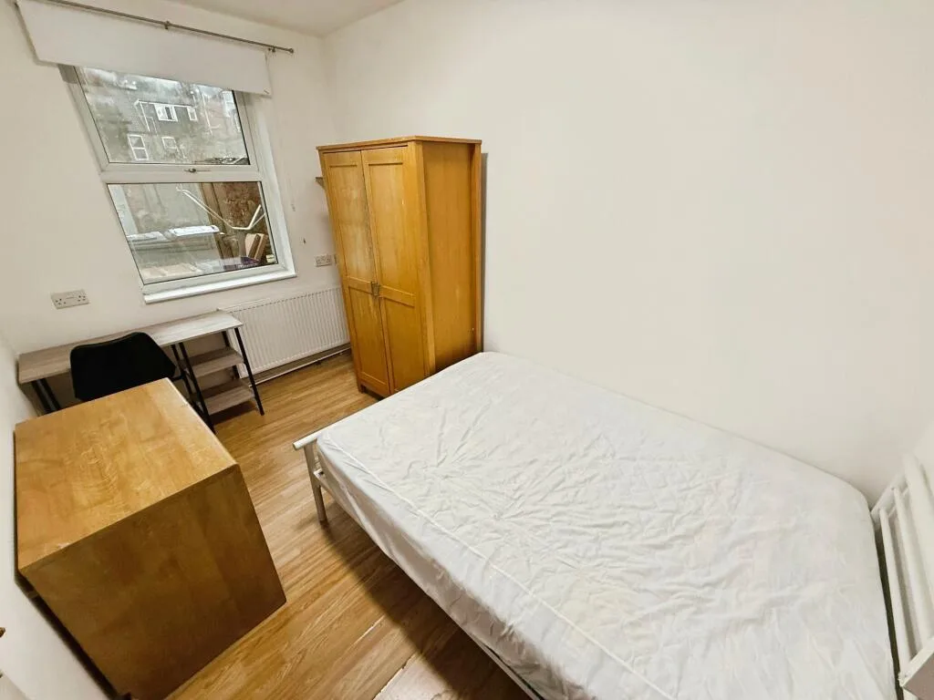 5 bedroom house for rent
