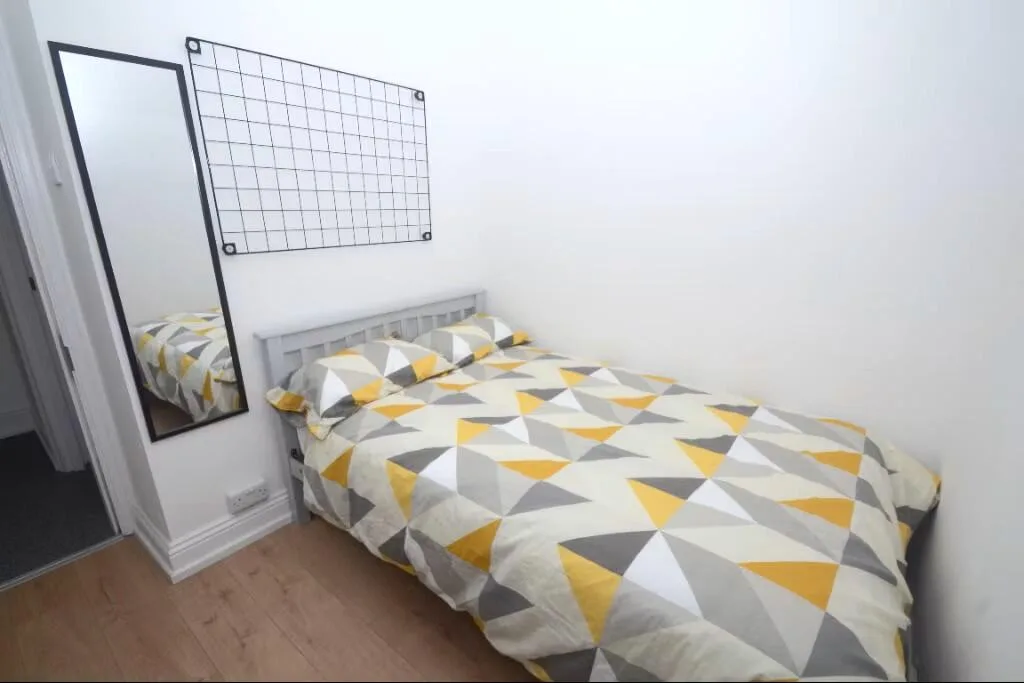 5 bedroom terraced house for rent