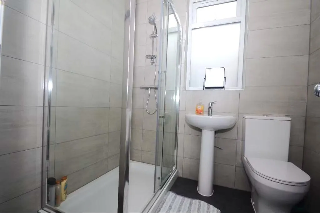 5 bedroom terraced house for rent