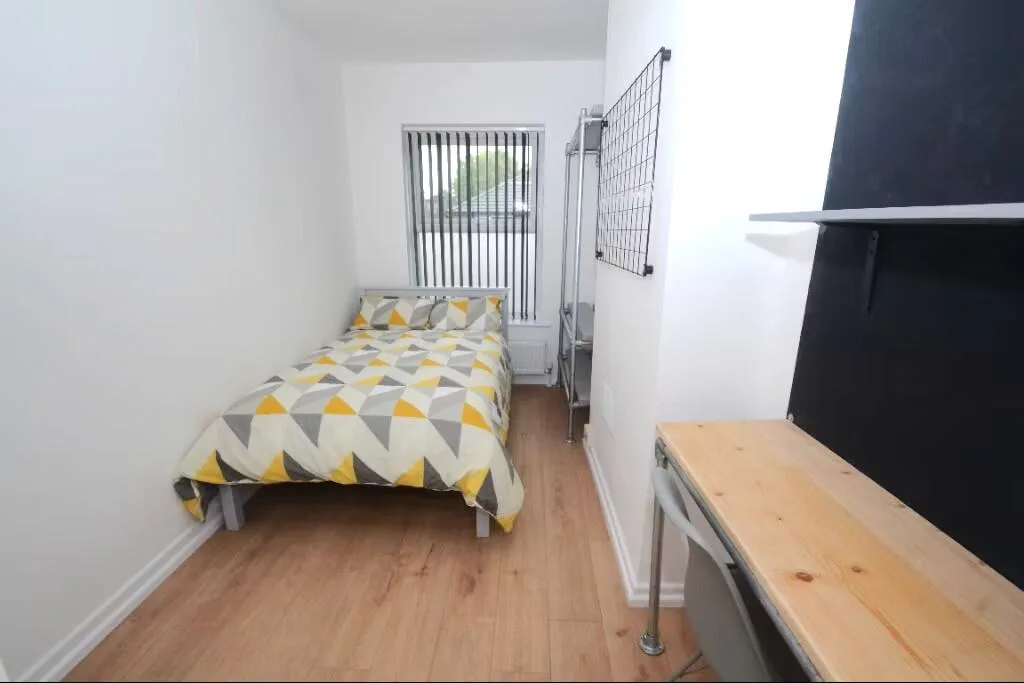 5 bedroom terraced house for rent