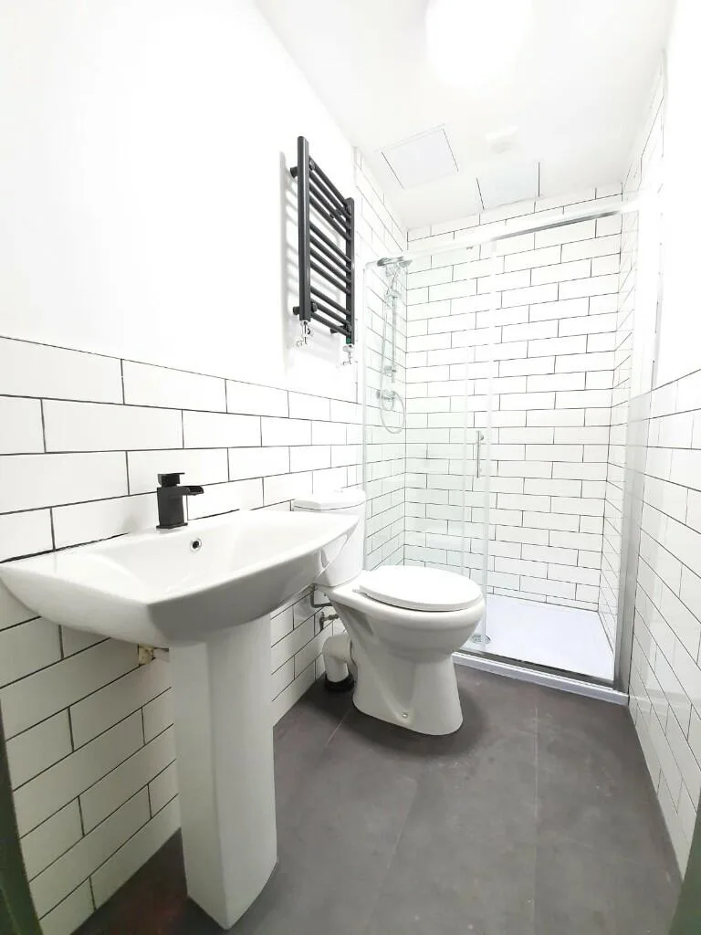 6 bedroom terraced house for rent