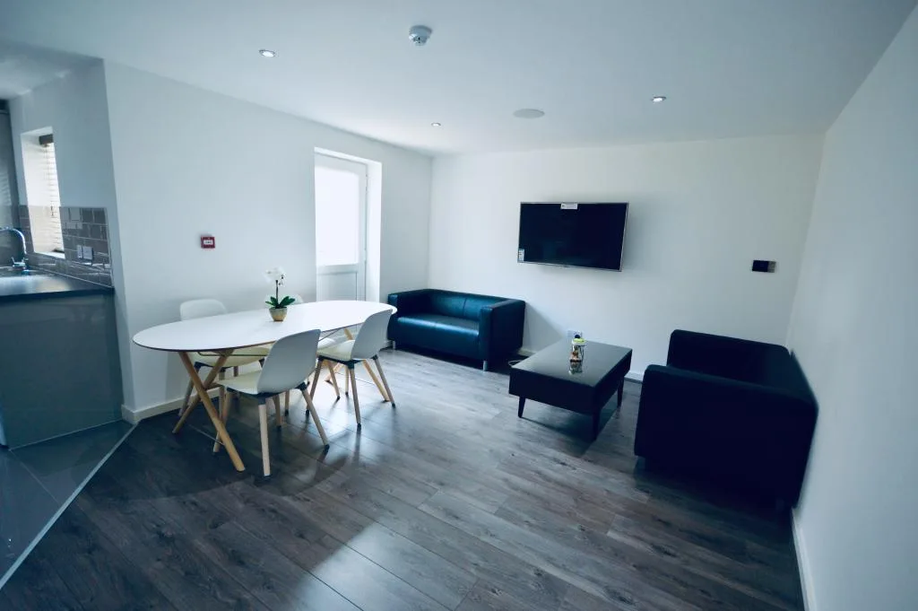 6 bedroom house for rent