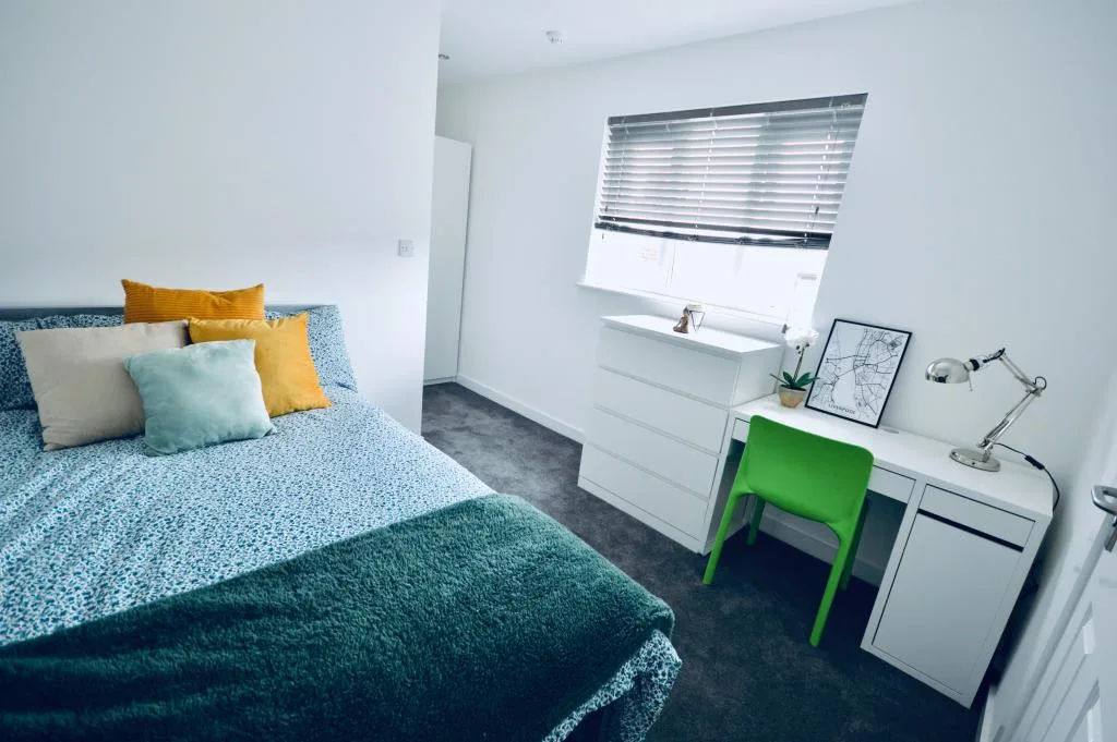6 bedroom house for rent