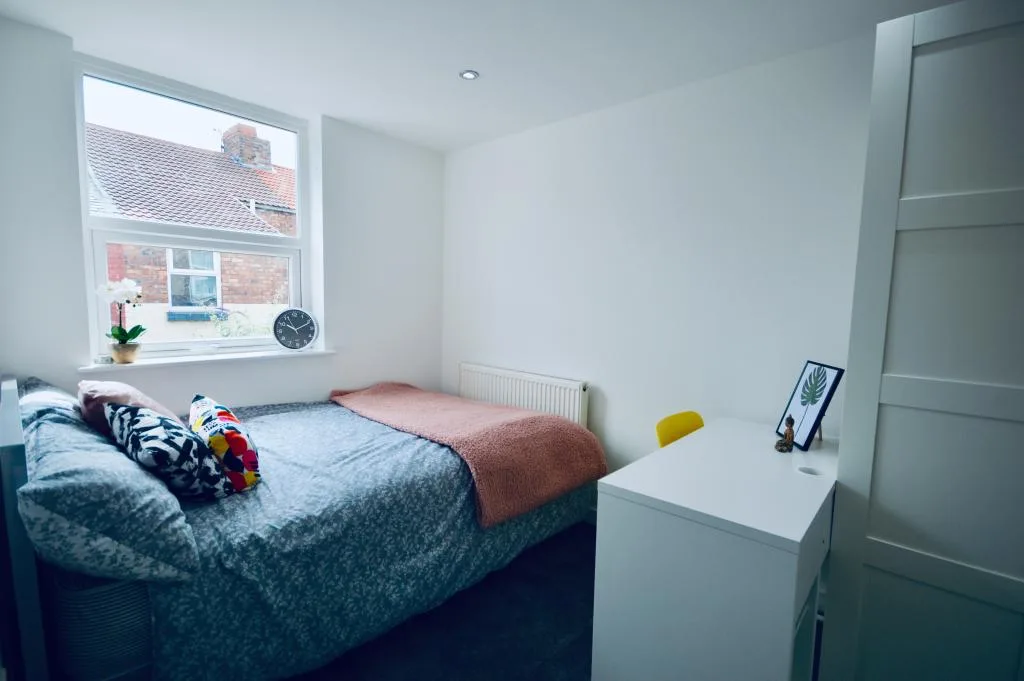 6 bedroom house for rent