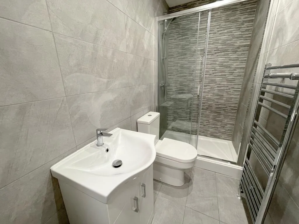 6 bedroom terraced house for rent