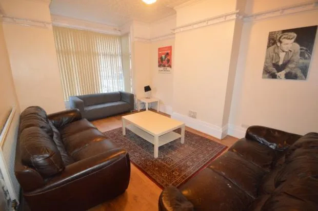 7 bedroom terraced house for rent