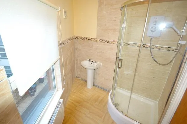 7 bedroom terraced house for rent