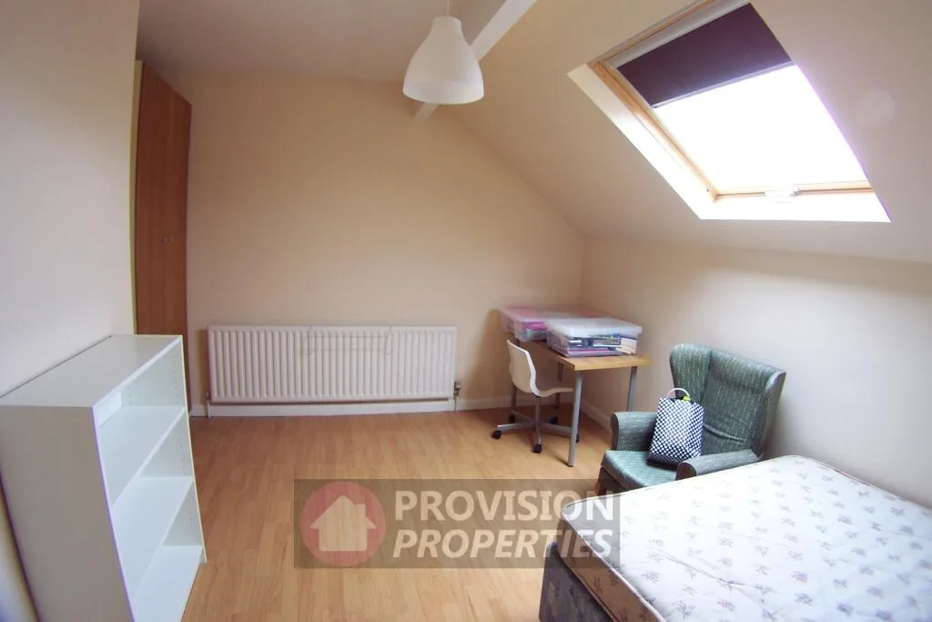 6 bedroom terraced house for rent