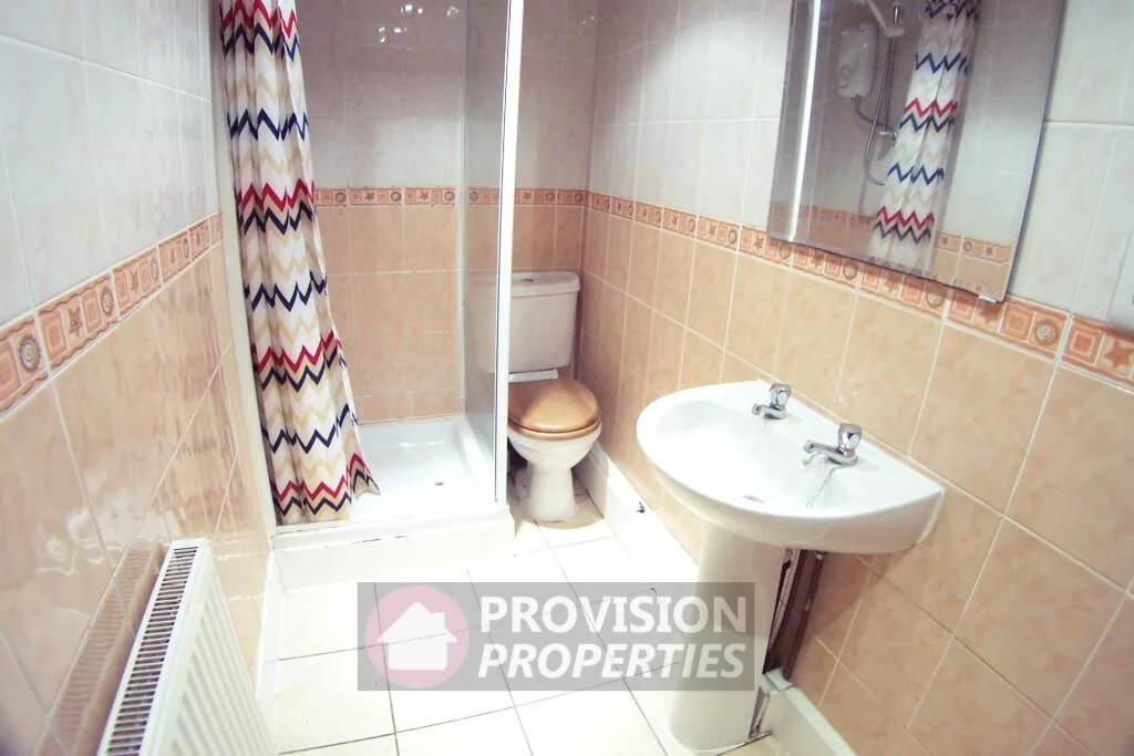 6 bedroom terraced house for rent