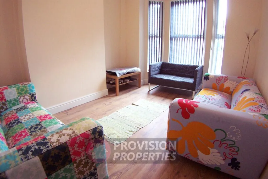 6 bedroom terraced house for rent