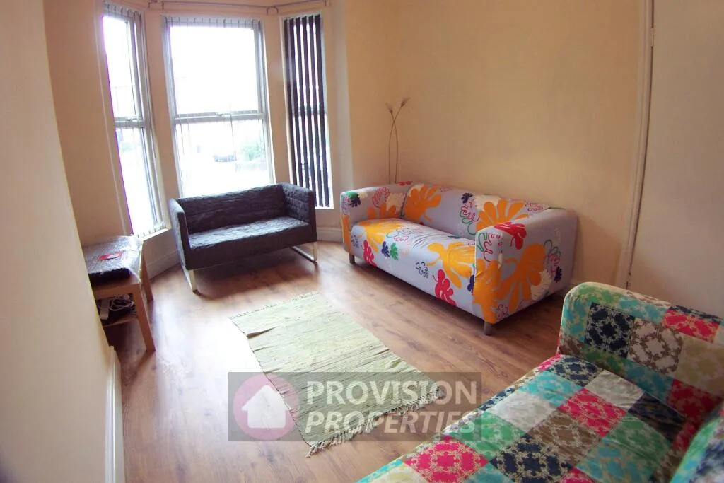 6 bedroom terraced house for rent