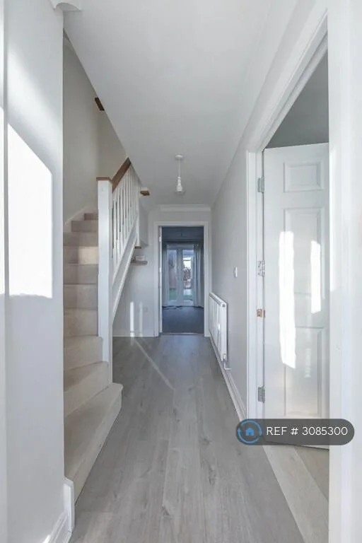 4 bedroom end of terrace house for rent