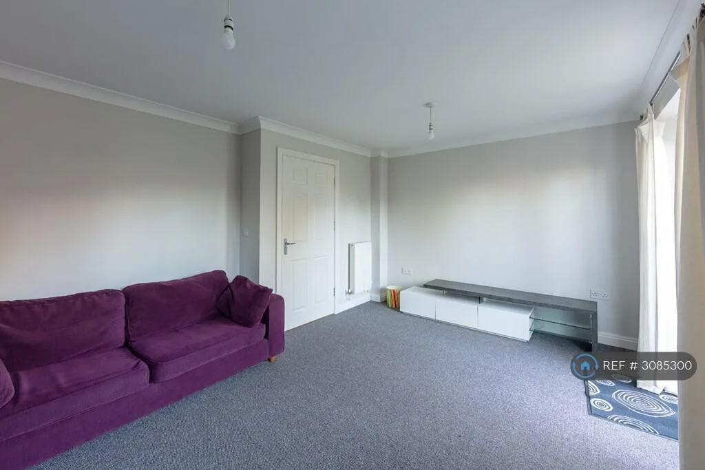4 bedroom end of terrace house for rent