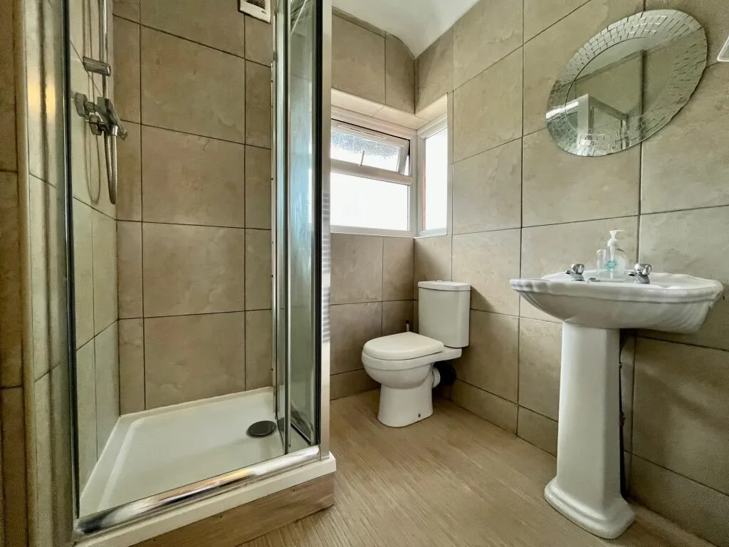 7 bedroom semi-detached house for rent