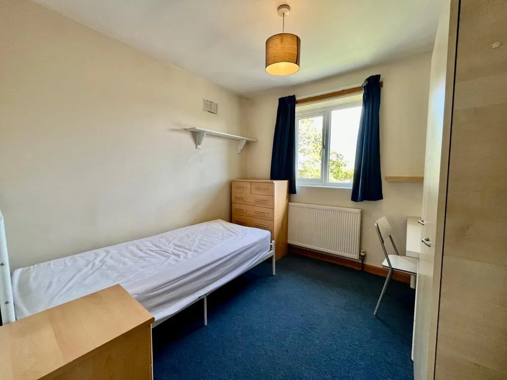 7 bedroom semi-detached house for rent
