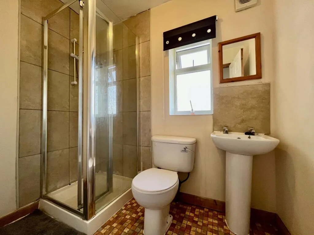 7 bedroom semi-detached house for rent