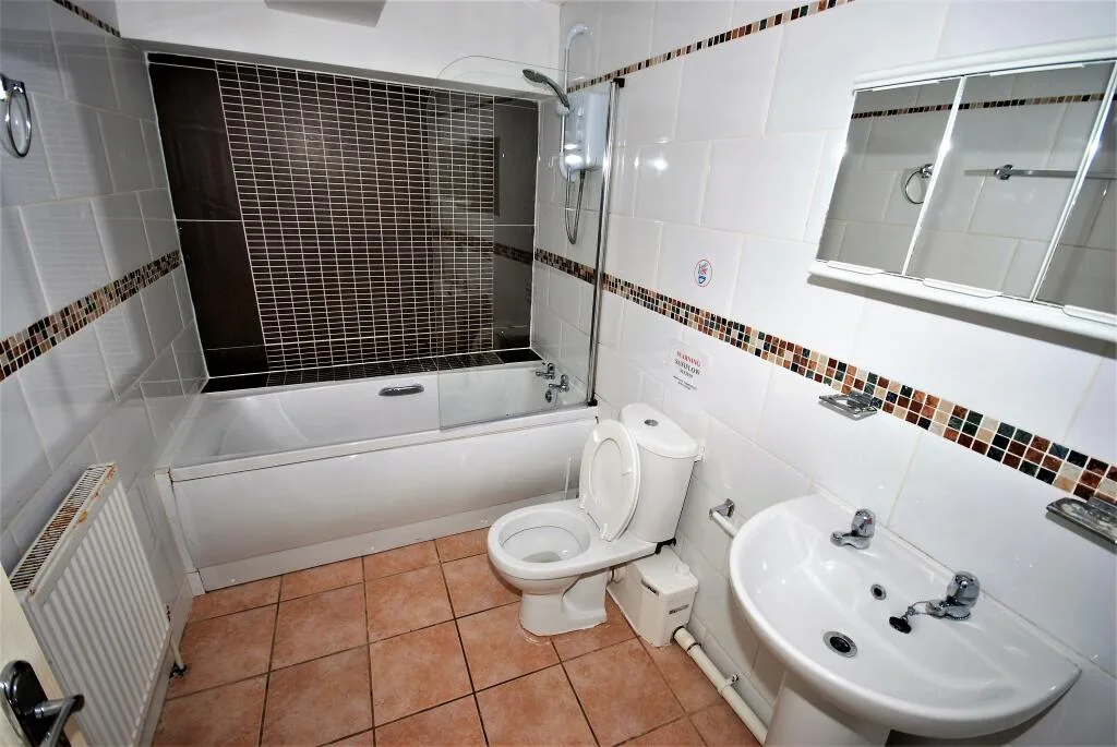 6 bedroom flat for rent