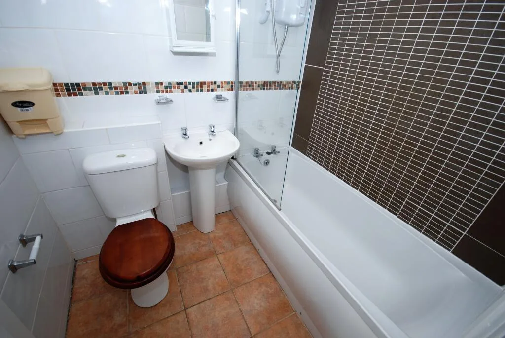 7 bedroom flat for rent