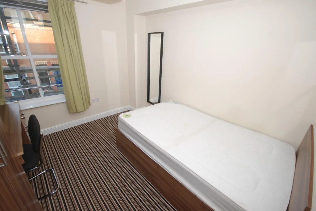 7 bedroom flat for rent