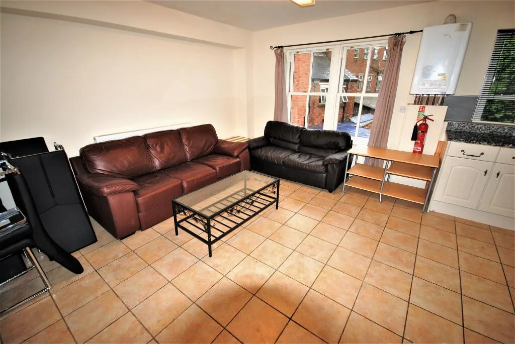 7 bedroom flat for rent