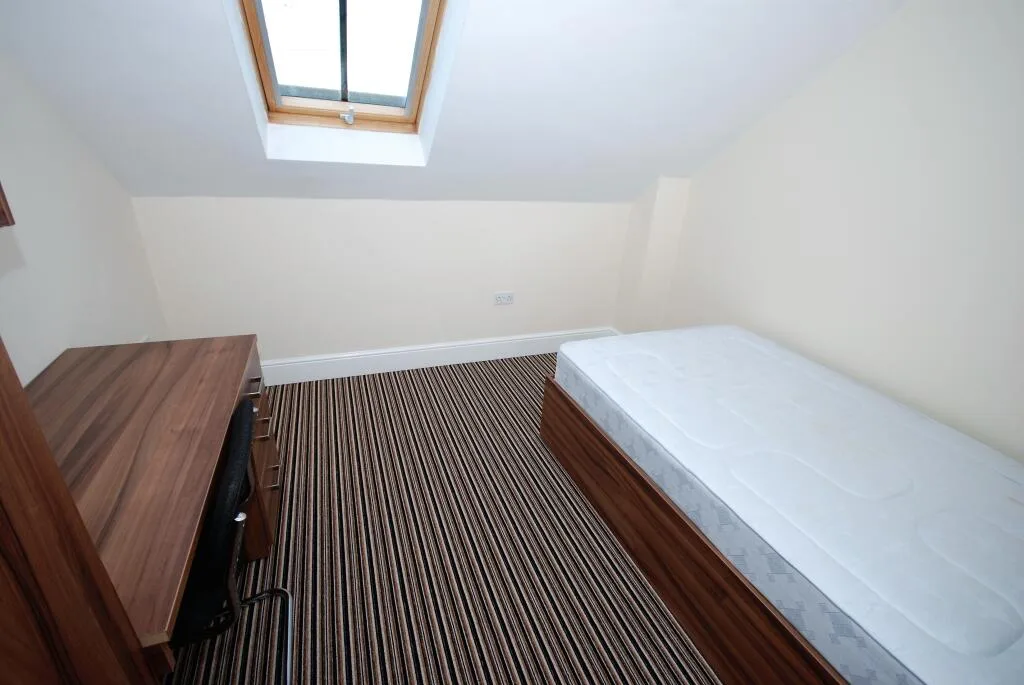 7 bedroom flat for rent