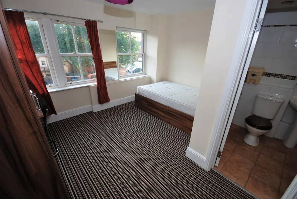 7 bedroom flat for rent