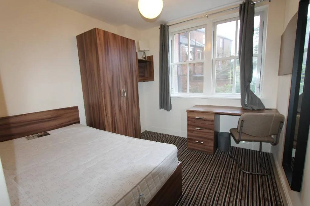 6 bedroom flat for rent