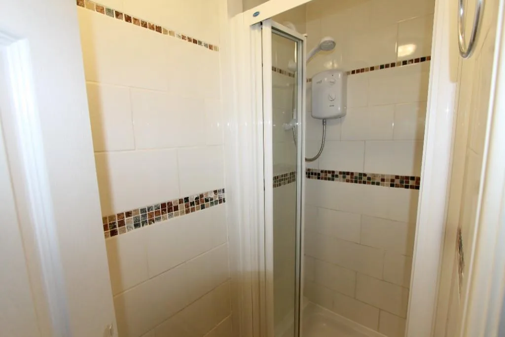 6 bedroom flat for rent