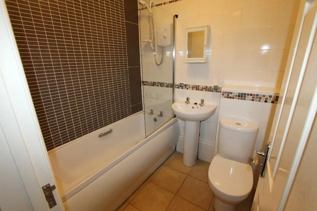 6 bedroom flat for rent