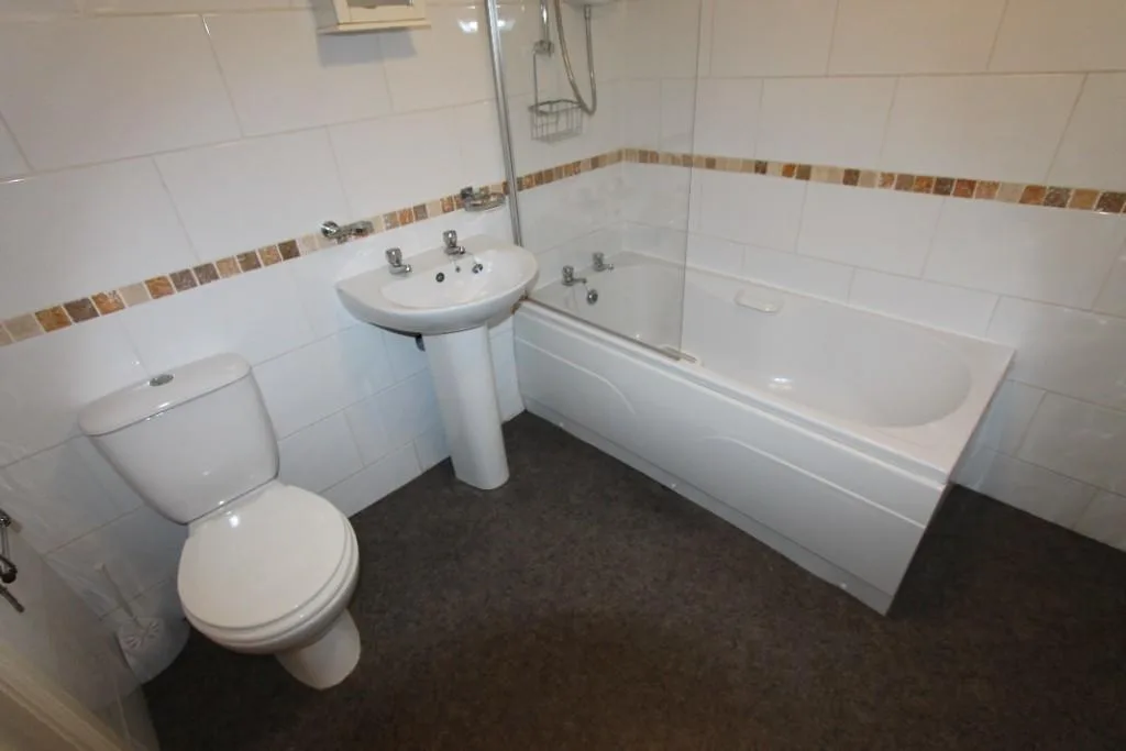 7 bedroom flat for rent