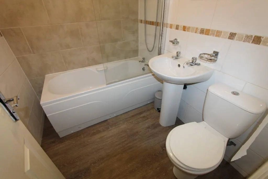 7 bedroom flat for rent