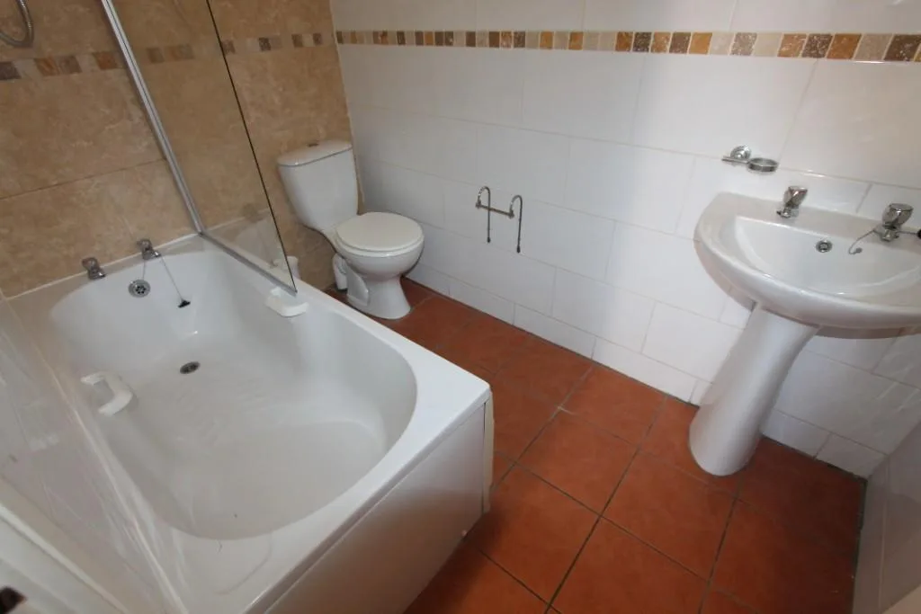 7 bedroom flat for rent
