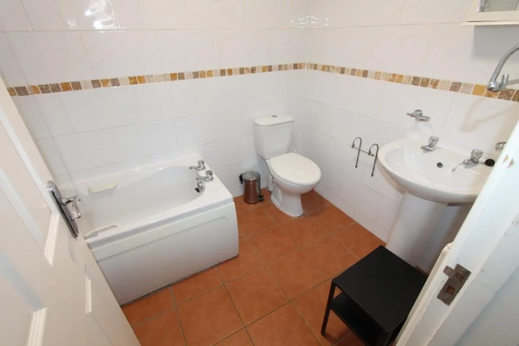 7 bedroom flat for rent
