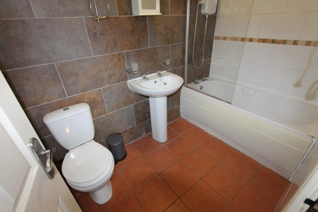 7 bedroom flat for rent