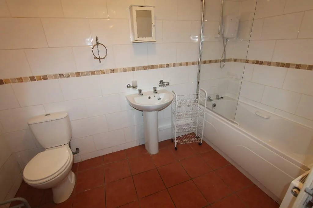 7 bedroom flat for rent