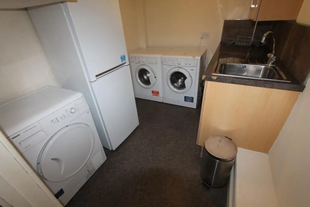 7 bedroom flat for rent
