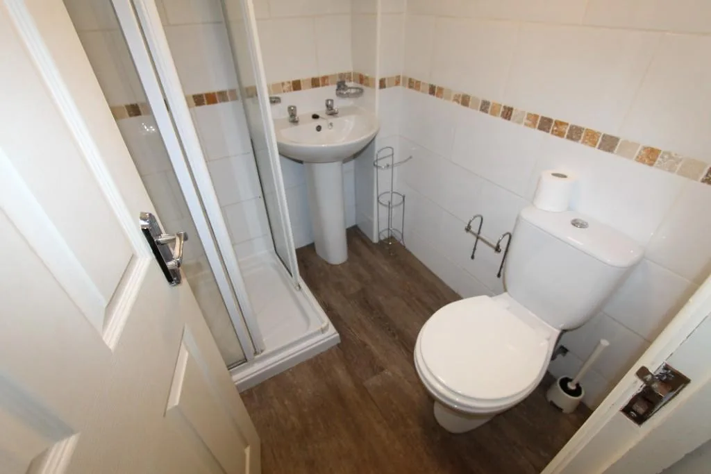 7 bedroom flat for rent