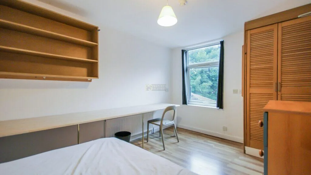 6 bedroom terraced house for rent