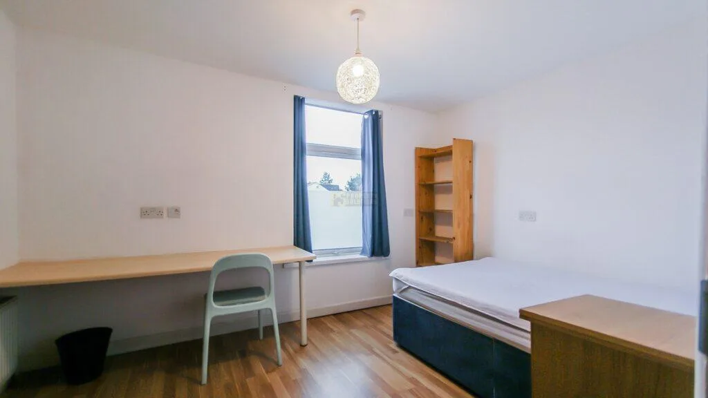 6 bedroom terraced house for rent