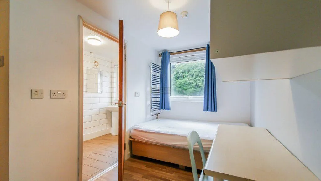 6 bedroom terraced house for rent