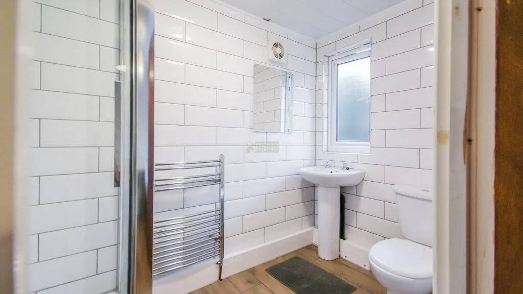 6 bedroom terraced house for rent